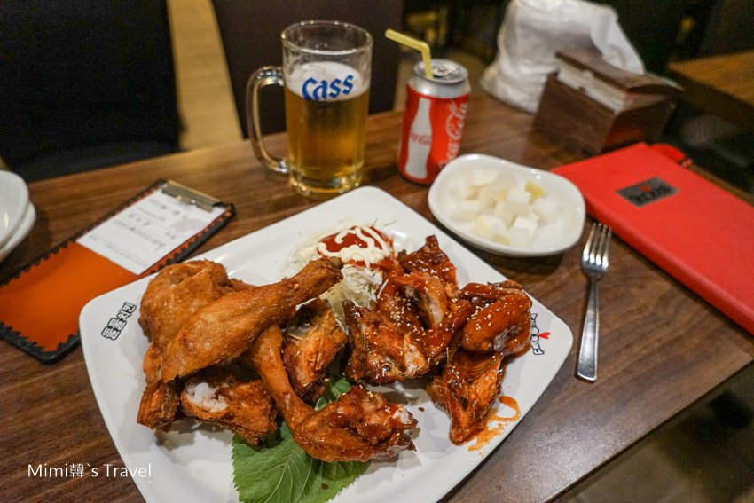 【首爾明洞美食】TwoTwo炸雞明洞總店：韓國人氣美食，炸雞配啤酒，甜辣味炸雞推薦