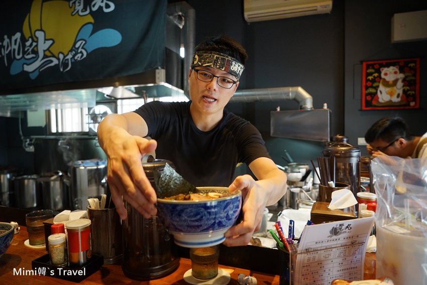【台南拉麵】覺丸拉麵：台南東區人氣拉麵店，口味客製化，純正豚骨熬湯，叉燒大塊超給力