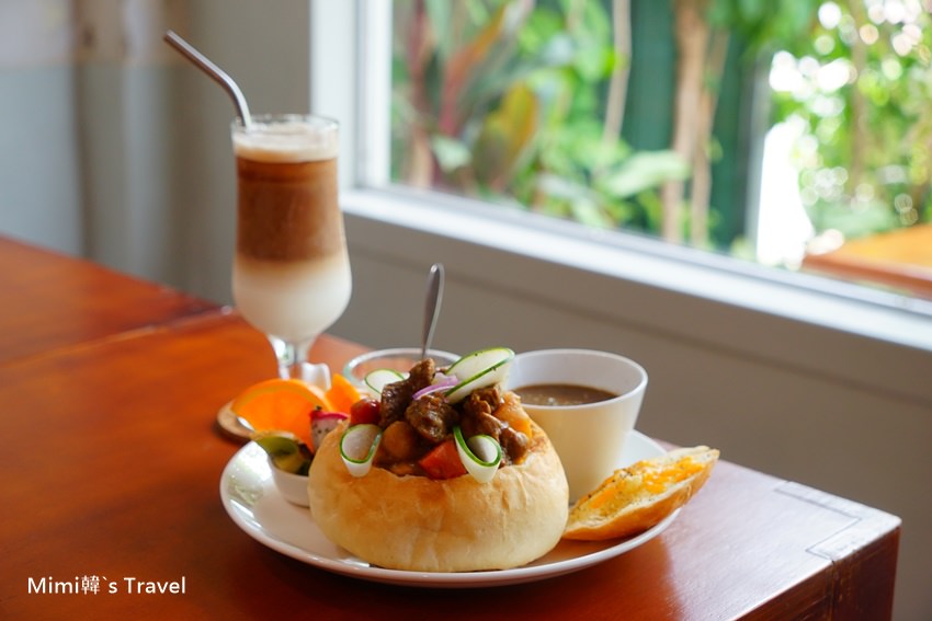【高雄早午餐】野好 PicnicCoffee：鳳山五甲公園旁森林系隱密好店，靜美咖哩麵包盅、歐式不列德千層都美味