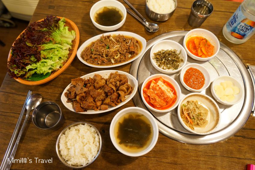 【首爾東大門美食】東大排骨王동대갈비왕：帥氣老闆親自烤給妳吃，推薦一人份烤牛肉＆豬肉套餐
