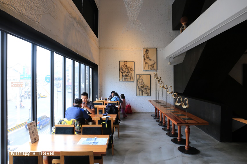 【台南下午茶】兜空間 Dou Maison：必點千層蛋糕，復古老件 x 咖啡甜點的美好午後