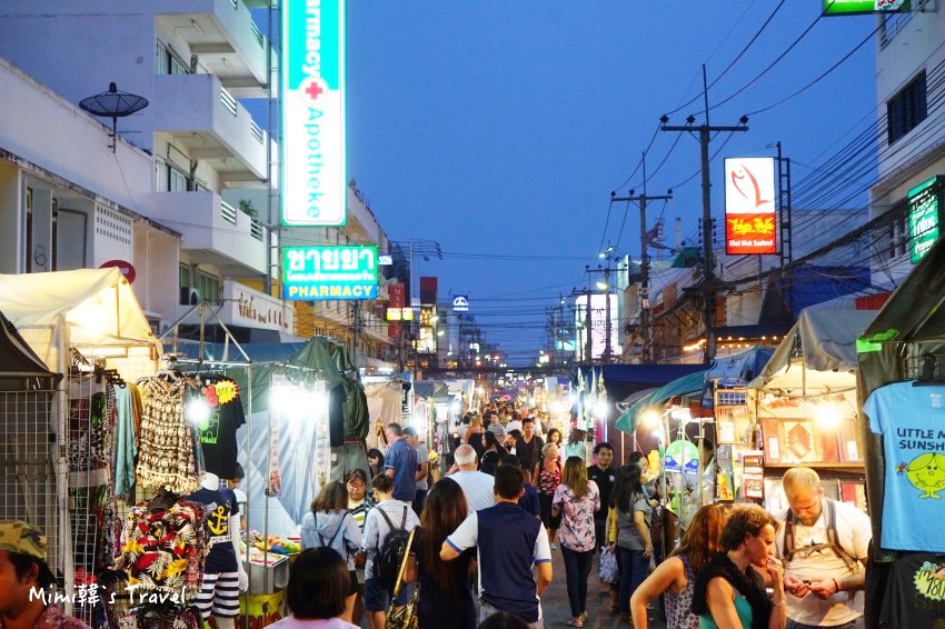 【華欣一日遊】華欣夜市 Chatchai Night Market現烤大龍蝦好過癮，交通與必吃美食分享