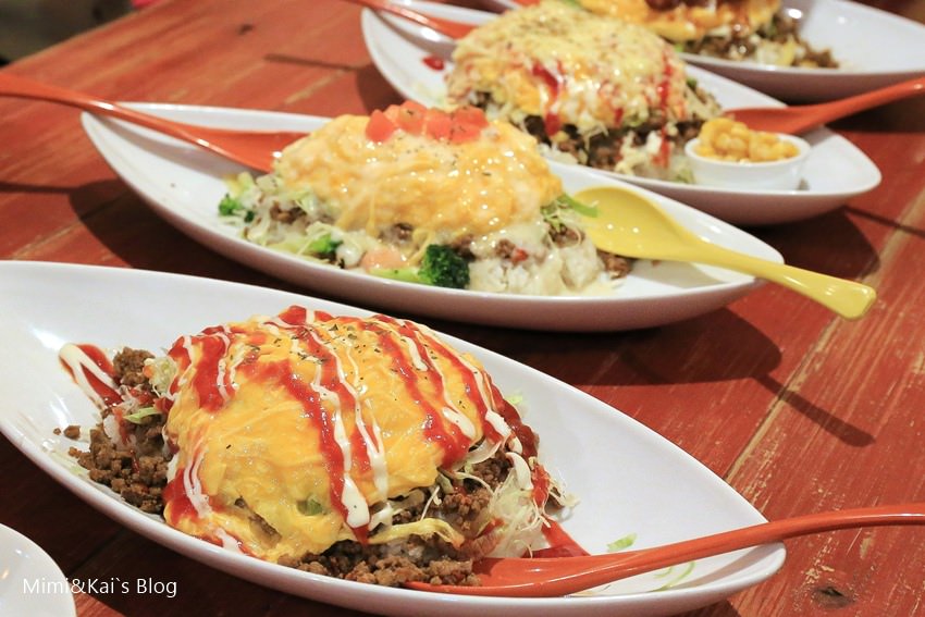 【沖繩美食】塔可飯咖啡(Taco Rice Cafe)：美國村必吃！超香滑歐姆蛋塔可飯～