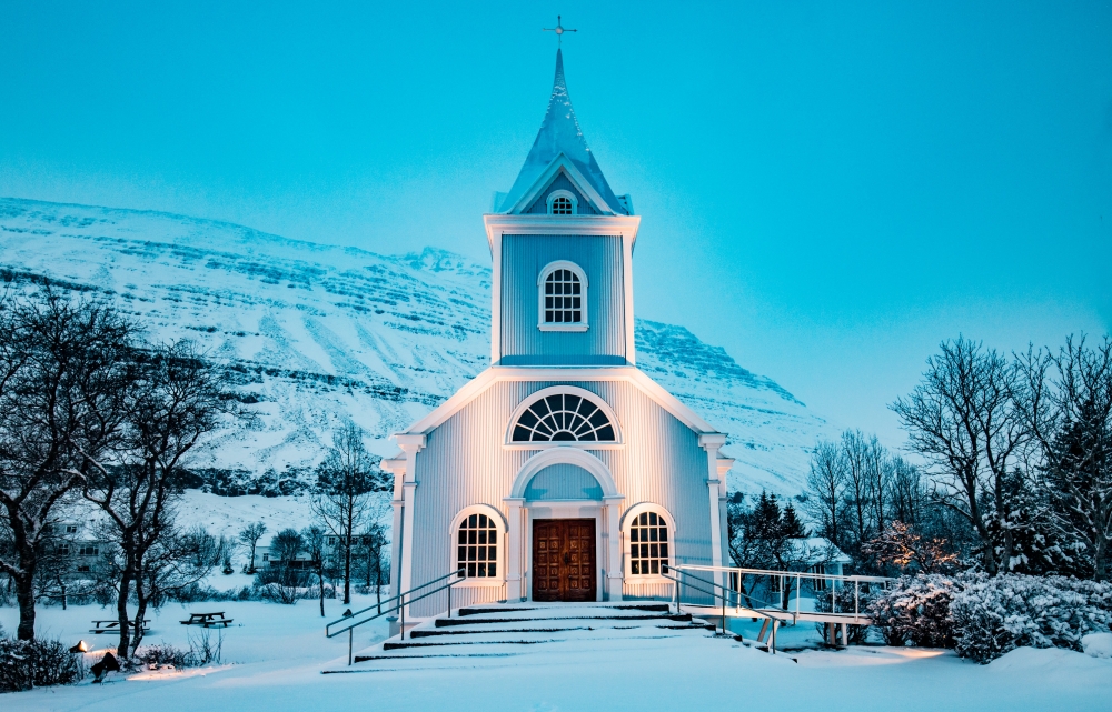 【冰島景點】白日夢冒險王小鎮 Seydisfjordur：朝聖電影場景峽灣繽紛童話小鎮
