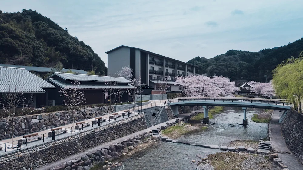 【長門湯本溫泉住宿推薦】精選人氣溫泉旅館，從星野界到隱藏版日式湯宿彙整！