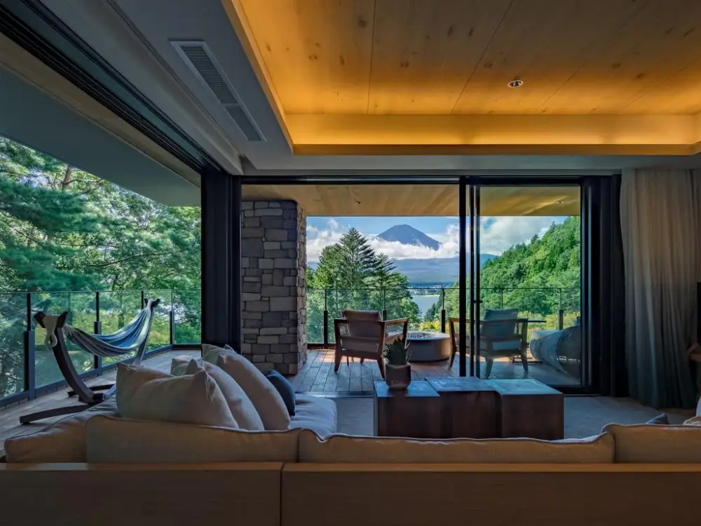 【2026河口湖高級住宿推薦】10間逆富士第一排、絕景溫泉與一泊二食攻略！