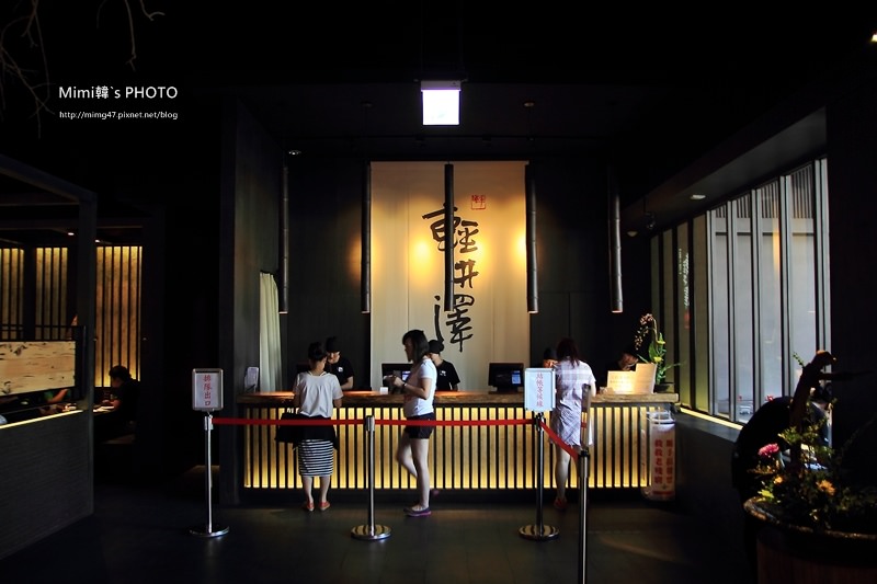 【台南美食】輕井澤鍋の物(安平店)：奢華大氣用餐環境，卻是平價消費的火鍋店。