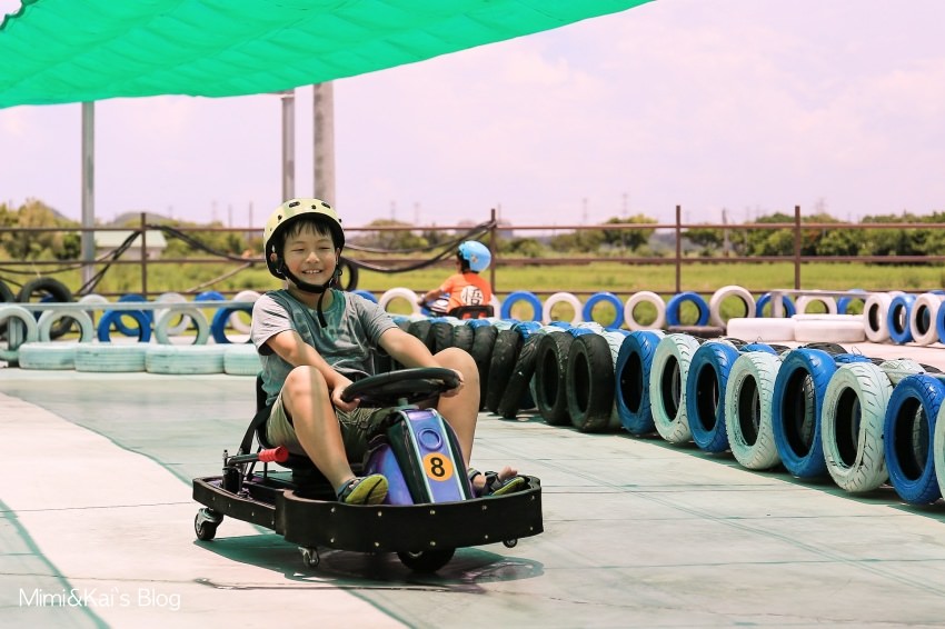 【墾丁景點】來墾丁必玩！勁風甩尾場（賽車場）：甩尾無難度，大人小孩都能輕鬆甩，跑跑卡丁車尬掐囉