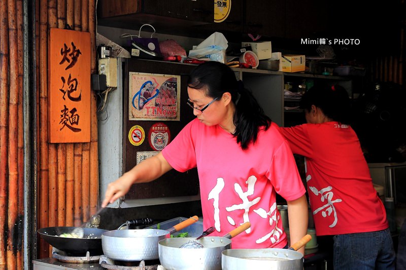 【台南美食】保哥黑輪炒泡麵!：孔廟商圈府中街的人氣小吃！