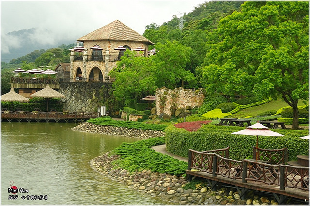 台中【新社莊園】柳暗花明又一村，尋找隱藏山中的古堡花園